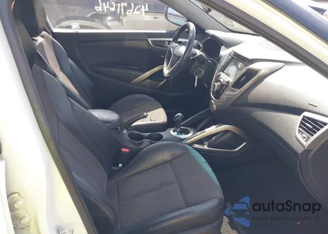 2013 Hyundai Veloster Base W/Black z USA, uszkodzony, nr VIN KMHTC6AD2DU131983